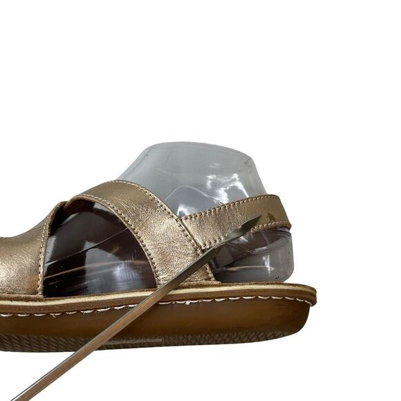 CLARKS Artisan Tustin Spears Metallic Leather Comfy Strappy Sandals Size 8.5 - Picture 17 of 17